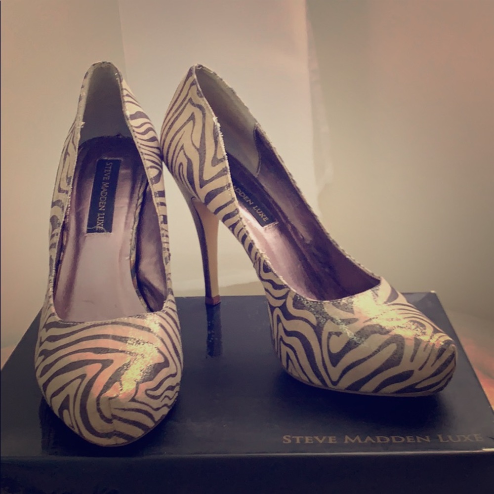 Steve Madden Luxe L-Wrap Zebra pumps
